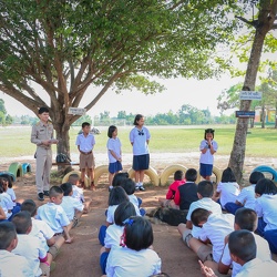 32แสดงความยินกับบัณฑิตใหม่ ครูดวงรัชนี และครูวิจาตรา[19-03-2561]